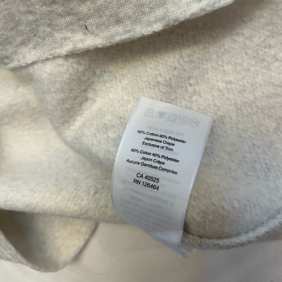 J.o & co cropped gray crewneck sweatshirt, size medium - Picture 4 of 5